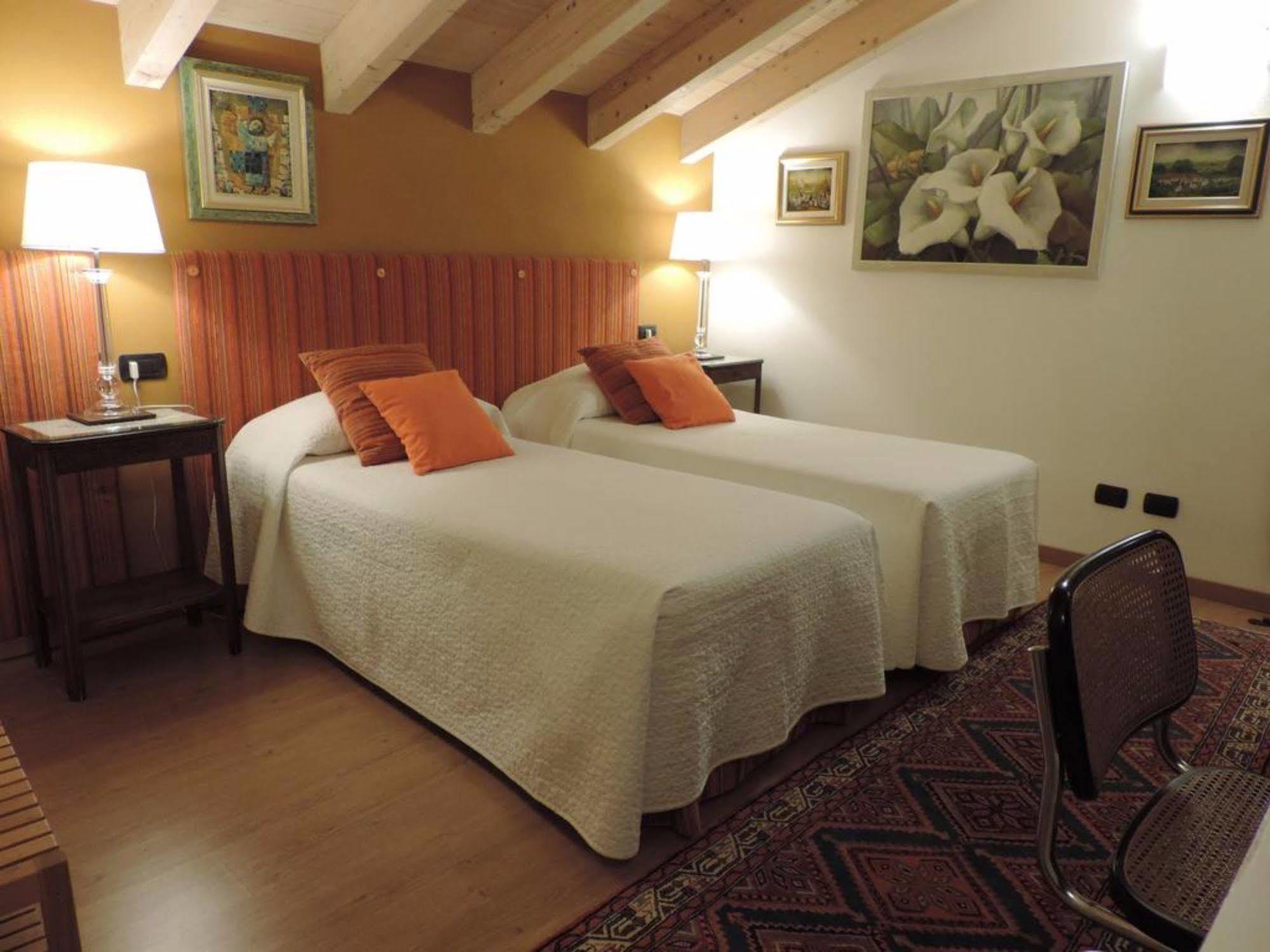 La Collina Since 2008 No Smoking B&B Varese Eksteriør billede