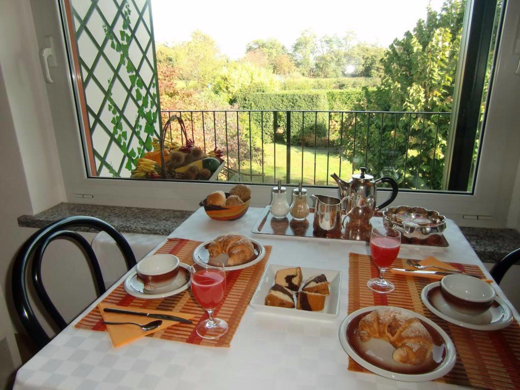 La Collina Since 2008 No Smoking B&B Varese Eksteriør billede